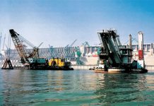 中国三峡工程疏浚施工