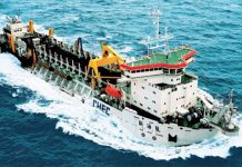 新海龙”自航耙吸挖泥船