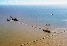 中国长江口深水航道治理工程