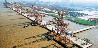 中国上海外高桥港区码头工程