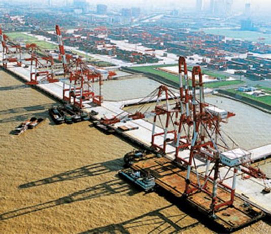 中国上海外高桥港区码头工程