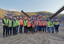 法国波洛莱运输与物流集团高层到东帝汶帝巴湾项目视察