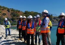 东帝汶总理鲁瓦克到帝巴湾新集装箱码头项目视察