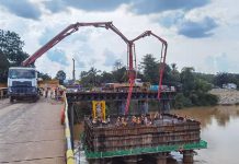 中交马东铁项目第六分部完成彭亨河特大桥连续梁主墩水中承台浇筑