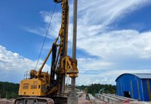 马东铁六分部ROB24主体桩基和水管迁改钢架桥桩基施工完成