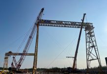 马东铁项目六分部马兰梁场第一台120t龙门吊顺利安装