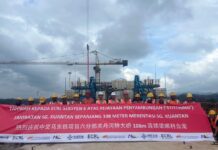 马东铁六分部跨关丹河108m连续梁顺利合龙