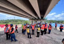 马来西亚公共工程局专家检查组对马东铁六分部进行现场检查