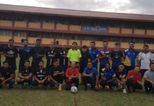 马东铁六分部与业主举行足球友谊赛