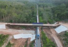 马东铁六分部跨文德甲KTM钢栈桥顺利实现贯通