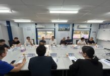 中国交建外部董事一行到新加坡八珊顿道大楼和大士综合废物处理项目调研