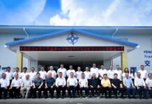 中国交建外部董事一行到马东铁项目铺轨基地调研