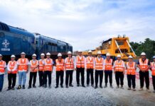 马东铁十分部长轨直铺试验段施工顺利启动