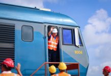 孔琦首次添乘机车检查首铺段并到十分部检查指导工作