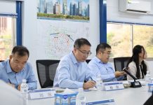 中国驻新加坡大使馆到八珊顿道大楼改建项目开展“领事保护进企业”宣讲会