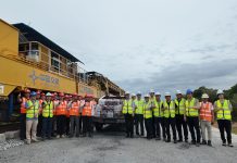 马东铁项目十分部联合总经理部HSE部添乘轨道车开展沿线雨季水灾安全专项检查