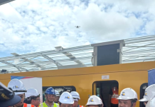 吉兰丹州务大臣拿督纳苏鲁丁添乘轨道车检查马东铁项目线路情况