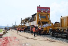 再出发!马东铁十分部启动马兰至文冬段长轨直铺