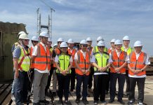 砂捞越副总理一行到塞京卡特大桥视察