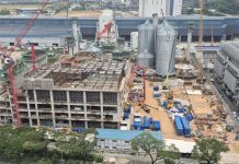 新加坡裕廊港路百龄麦面粉加工厂项目面粉仓首模浇筑顺利完成