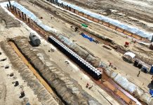 文莱摩拉港改扩建工程项目首节RMG轨道梁顺利浇筑
